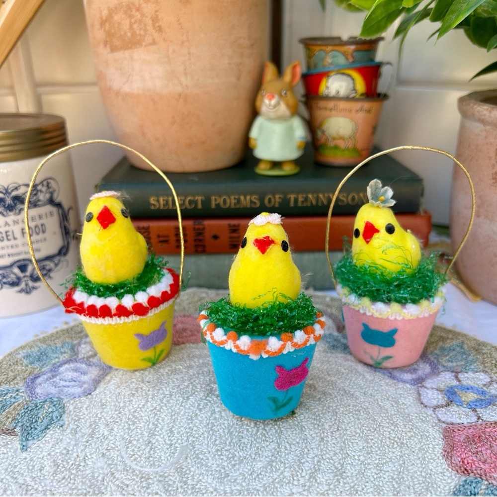 Vintage Flocked Easter Basket Chick Spring Yellow Pastel Decor Set Of 3